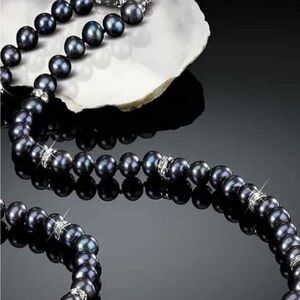 Real Pearl Necklace from”The Danbury Mint”